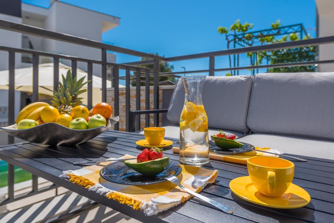 Villa Seaview With Pool - Apartment Yellow Trogir Ngoại thất bức ảnh